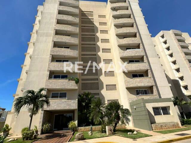 #735 - Apartamento para Alquiler en Maracaibo - V
