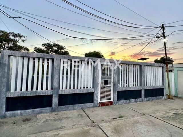#1052 - Casa para Venta en Maracaibo - V