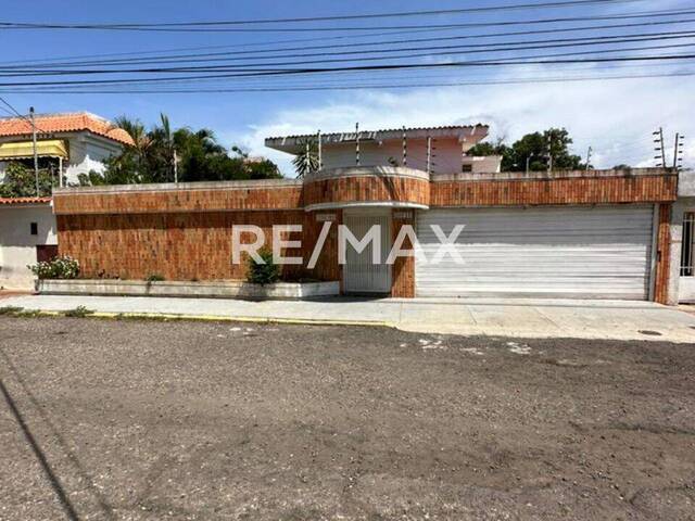 #1255 - Casa para Venta en Maracaibo - V