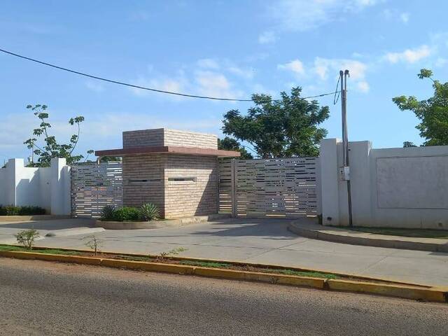 #1749 - Townhouse para Venta en Maracaibo - V