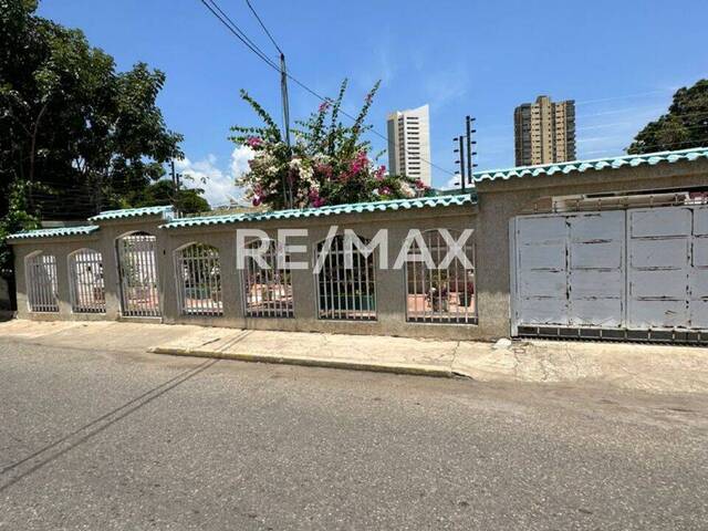 #2010 - Casa para Alquiler en Maracaibo - V