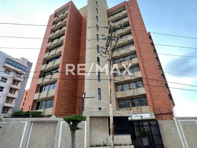 #2012 - Apartamento para Venta en Maracaibo - V