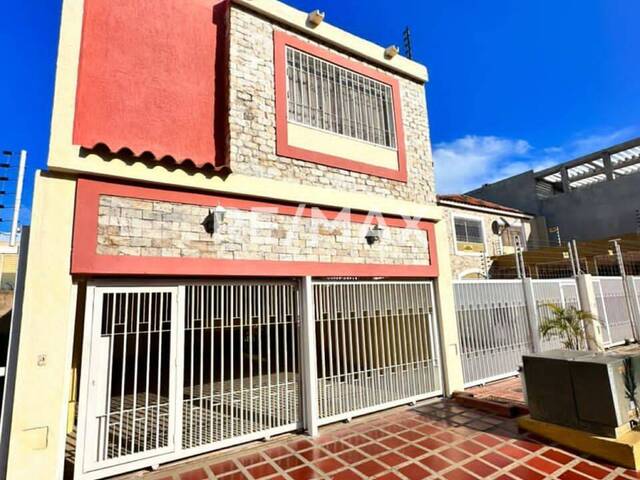 #2084 - Townhouse para Venta en Maracaibo - V