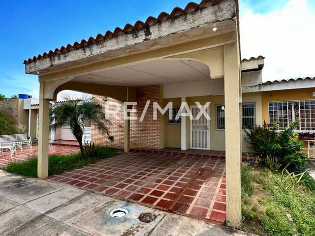 #2158 - Casa para Alquiler en Maracaibo - V